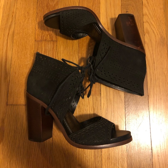 Gianni Bini Shoes - Gianni Bini Heeled Sandals